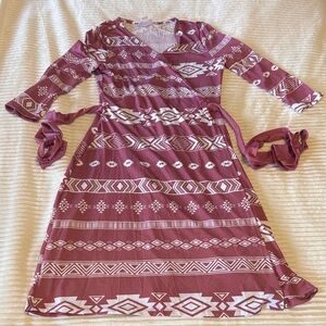 Women’s Mauve Aztec Wrap Dress XS Lularoe very stretchy. No tags. Never worn